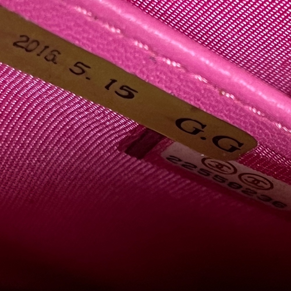 Ltd Edt Chanel Boy Fluo Zip Wallet - SS16 collection - Picture 11 of 12